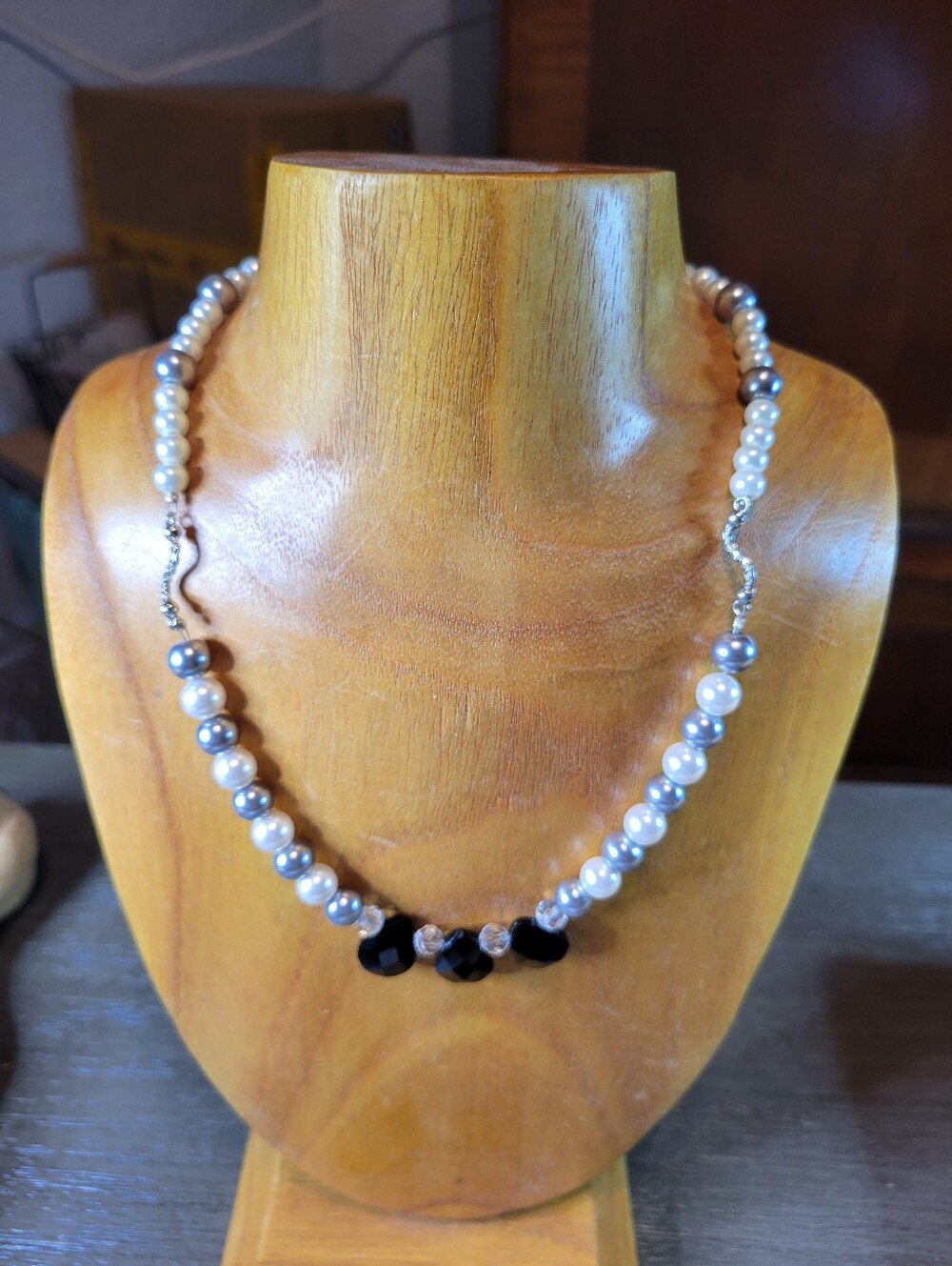 Elegant Pearl and Black Bead Necklace - Women Jewelry